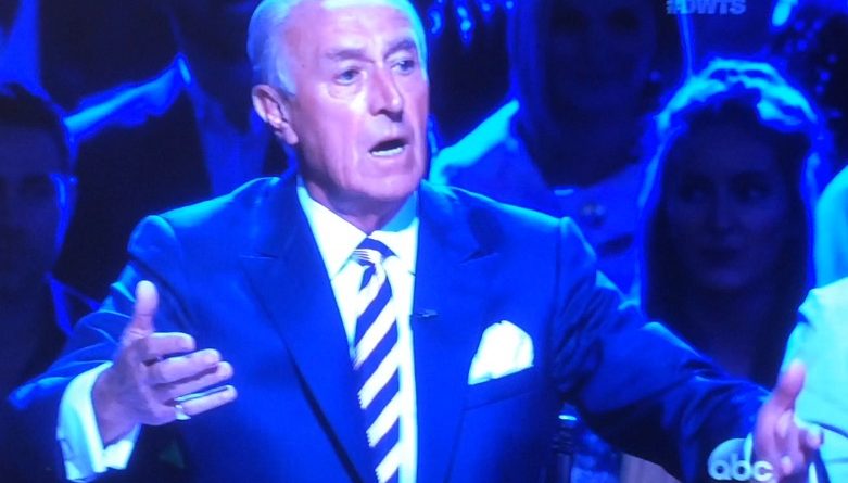 Len Goodman demands an explanation for the missing Viennese in Kim's Waltz!