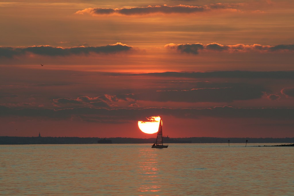 sailing past the sunset (Credit: sailing past the sunset by jackfraser on Flickr)