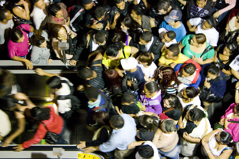 overcrowded (Credit: Fernando Stankuns, crowded train station on Flickr - https://www.flickr.com/photos/82289802@N00/3976488849)